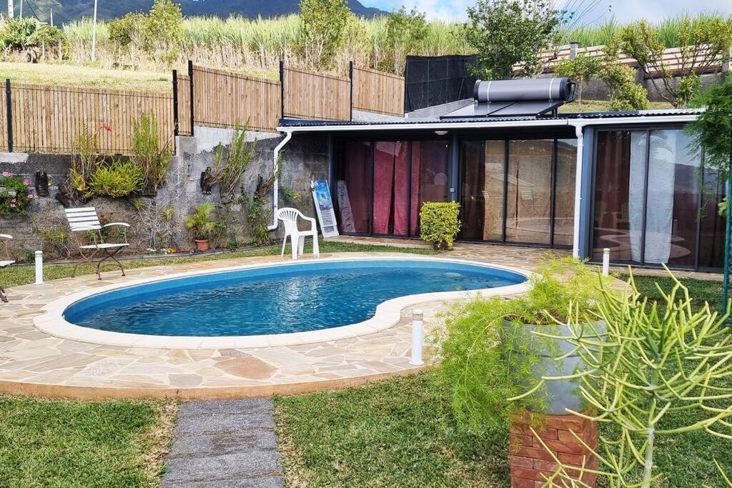 Bungalow Des Pensees Piscine Chauffee 28° Saint-Denis Exteriör bild