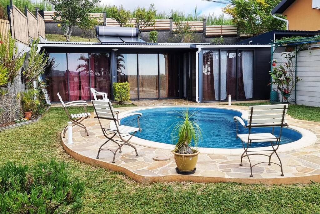 Bungalow Des Pensees Piscine Chauffee 28° Saint-Denis Exteriör bild